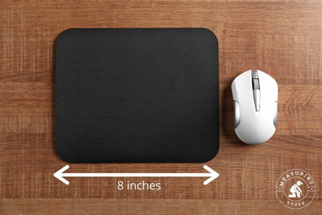 black mouse pad and white mouse