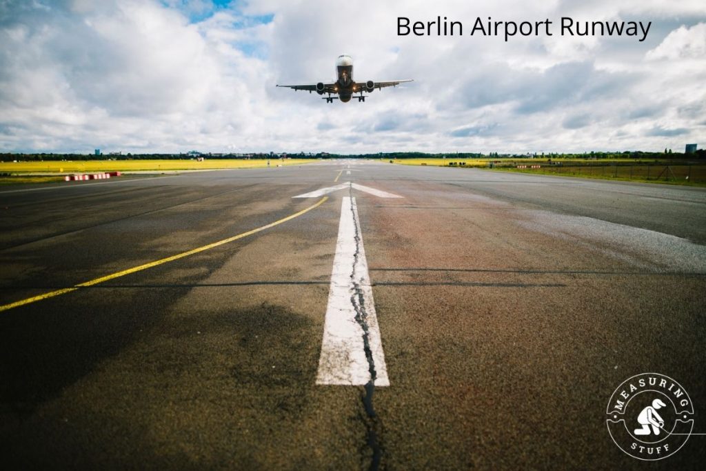 Berlin airport runway 07/25