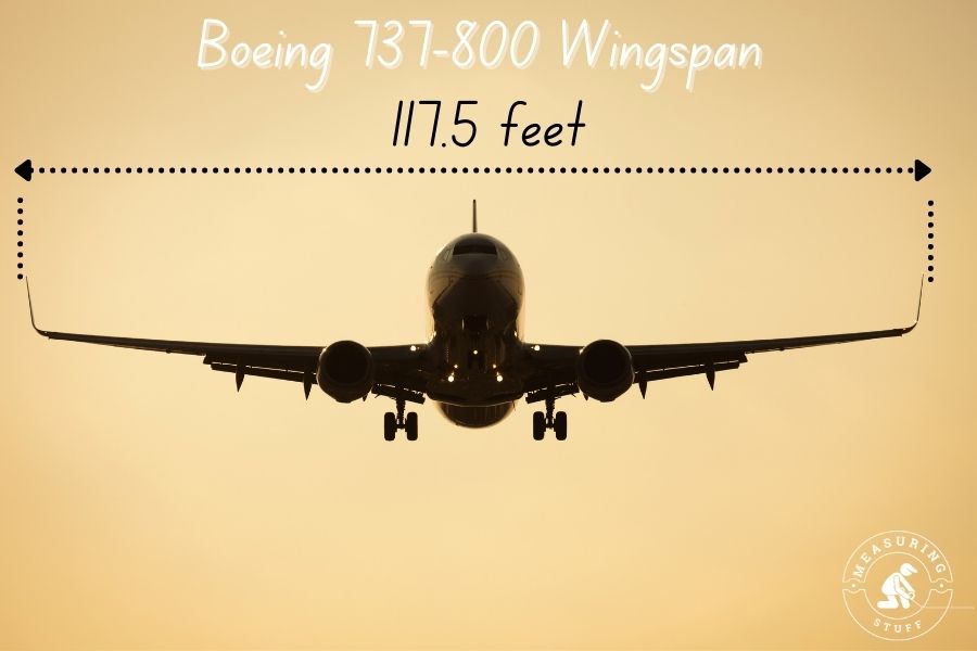 737-800 wingspan