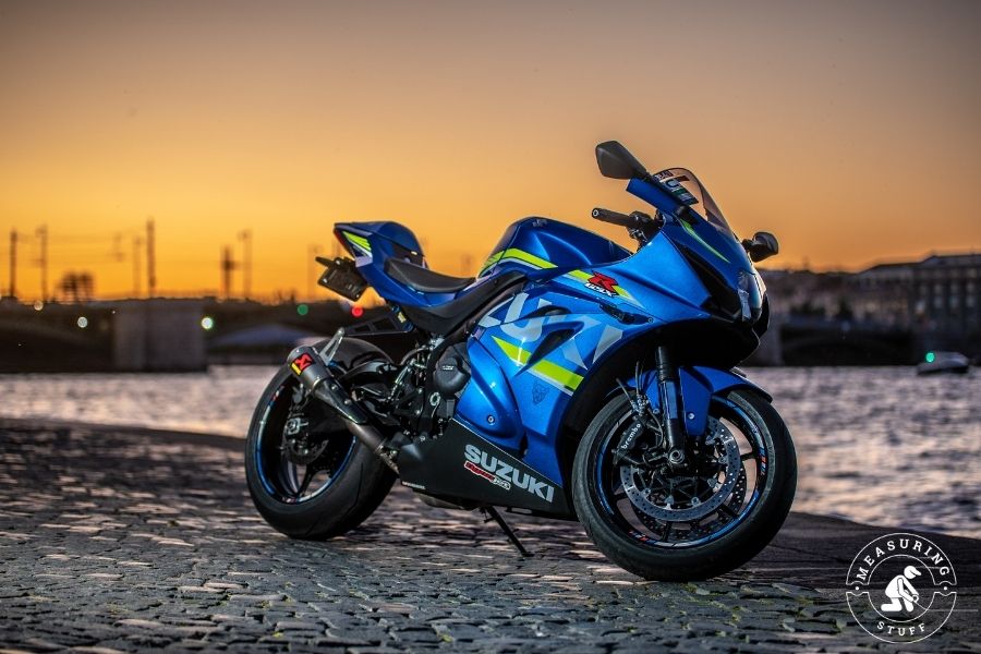 blue suzuki sport bike