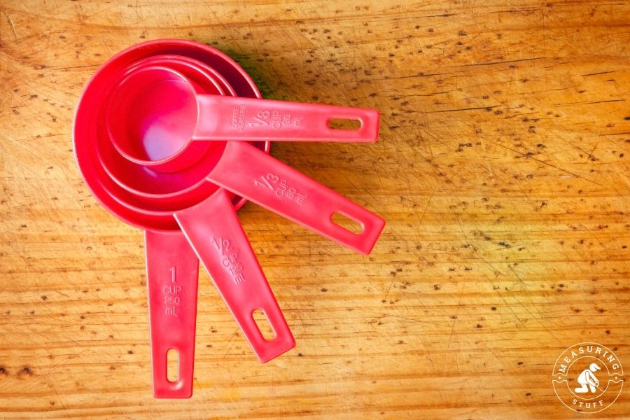red measuring cups
