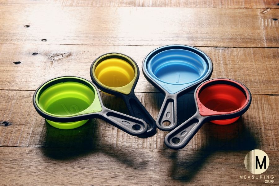 multi colored measuring cups