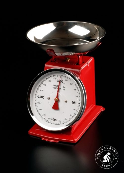 food scale with basket