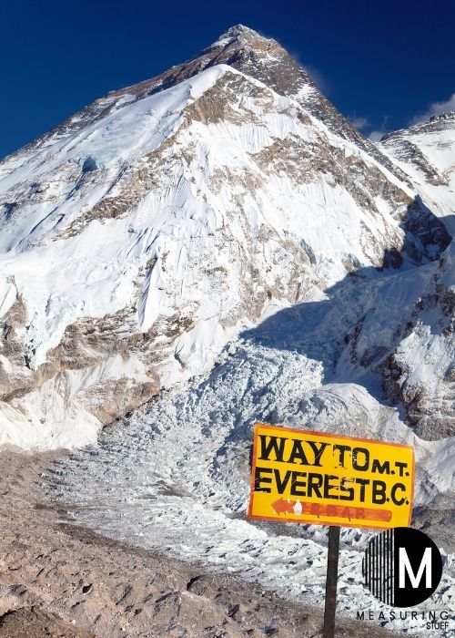 mount everest yellow sign