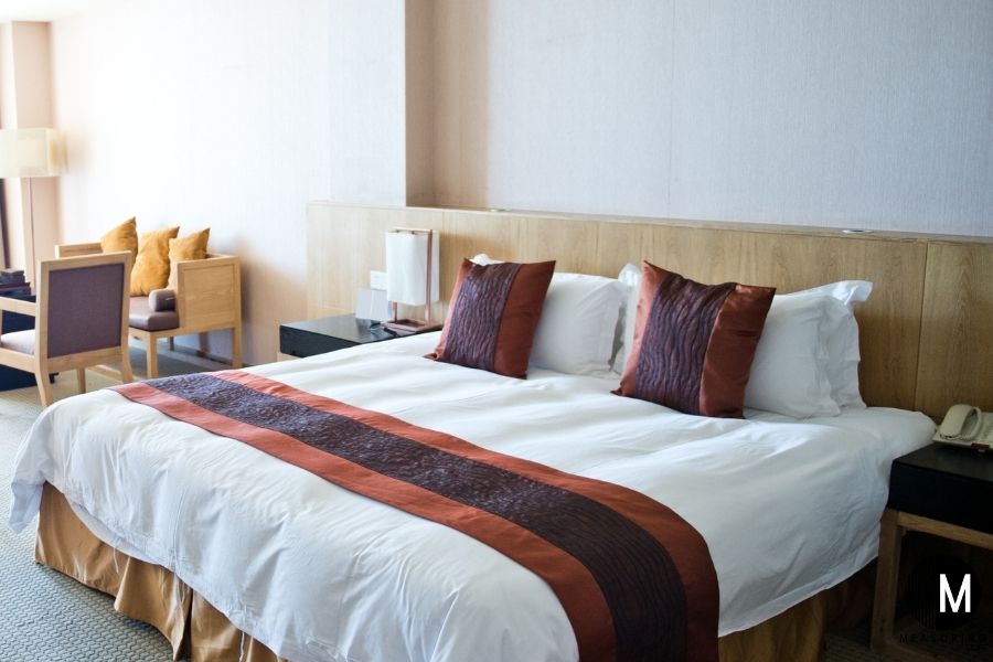 king size bed with white duvet