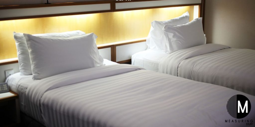 hotel twin beds