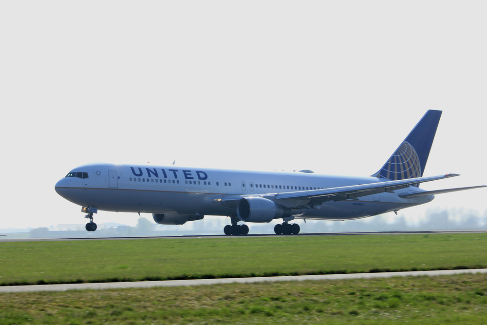 united airlines 767-300 on takeoff