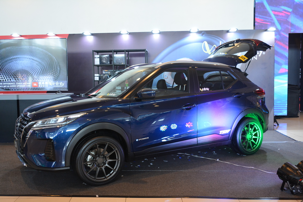 nissan kicks with hatch open