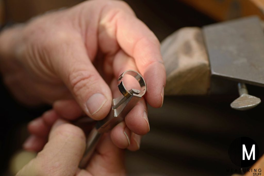 cut ring during resizing