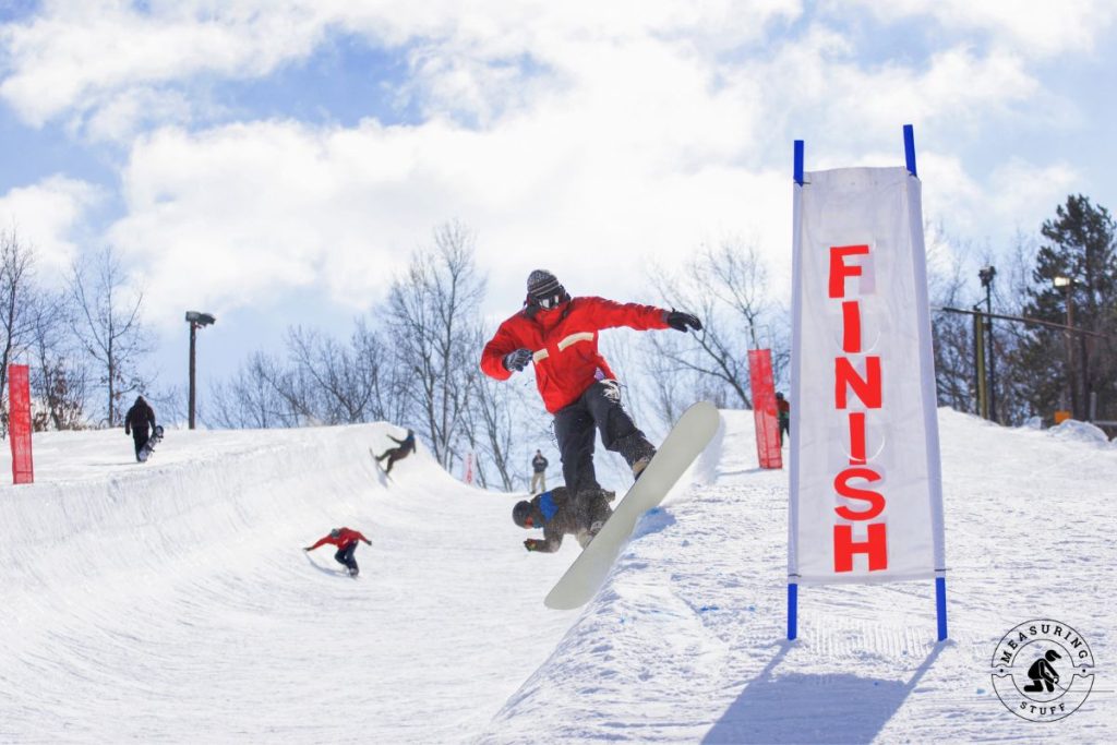 snowboarding halfpipe