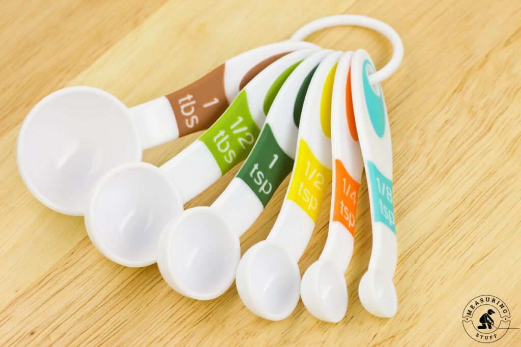 set of plastic measuring spoons