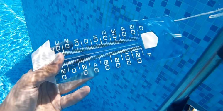 How To Measure Pool Temperature (Best Thermometers To Use)