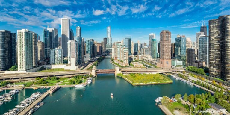 Is Chicago Bigger Than New York? Size Comparison