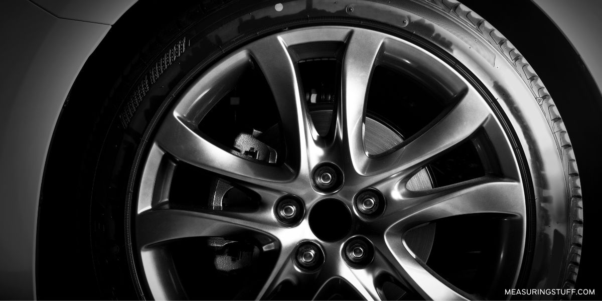 car tire with 5 lug bolt pattern