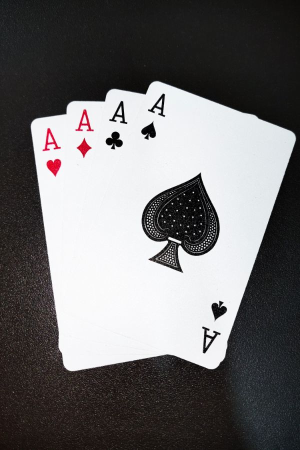 4 aces playing cards