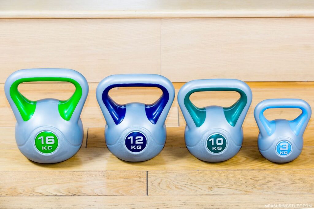 kettleballs with weights in kilograms